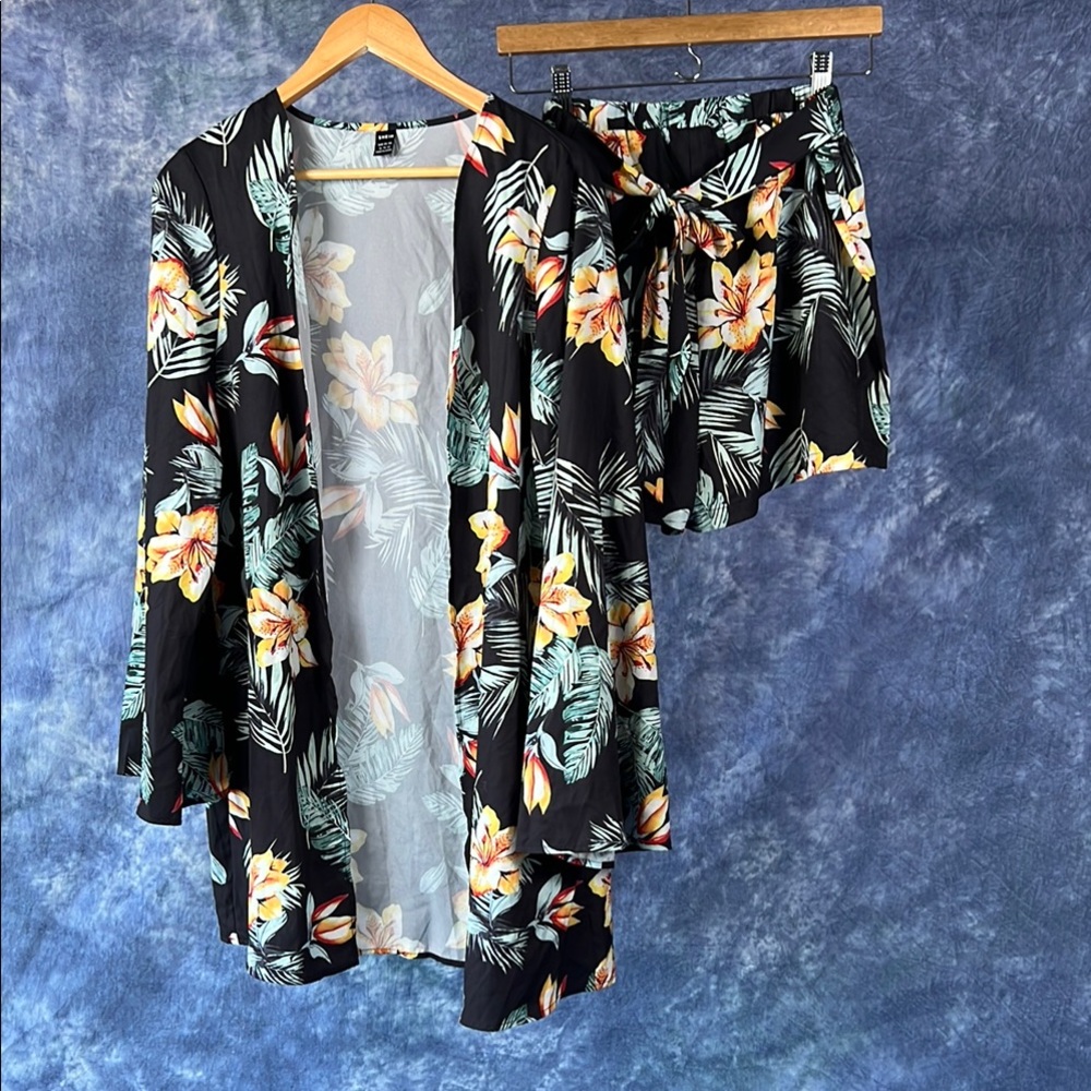 SHEIN Black Floral Kimono and Shorts Set Sz 12